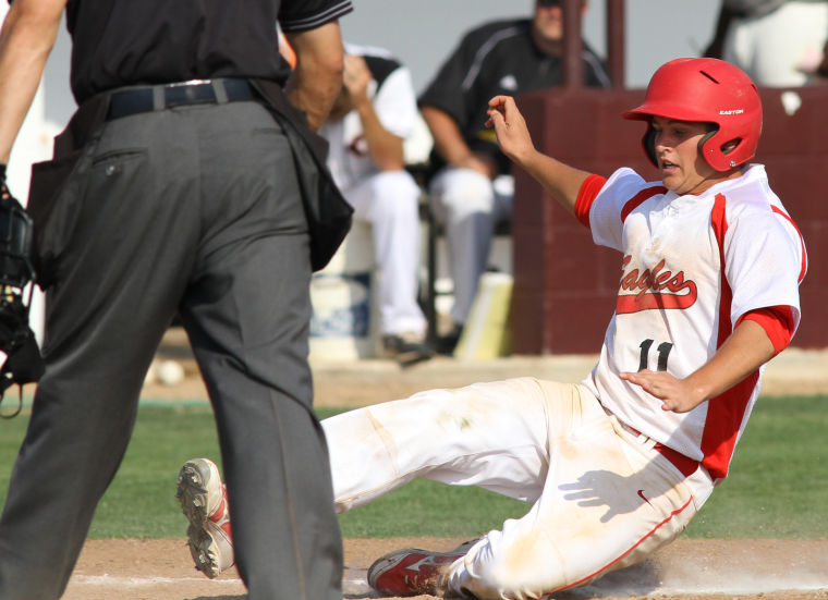 Salado sweeps double-header to advance in playoffs